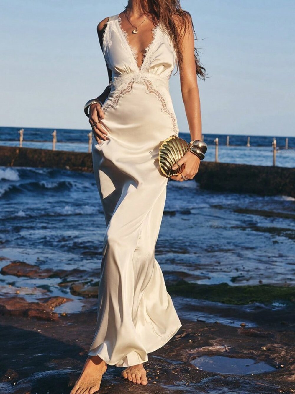 Beige Elegant Women's Lace V-Neck Off-Shoulder Dress - Picture 3 of 7